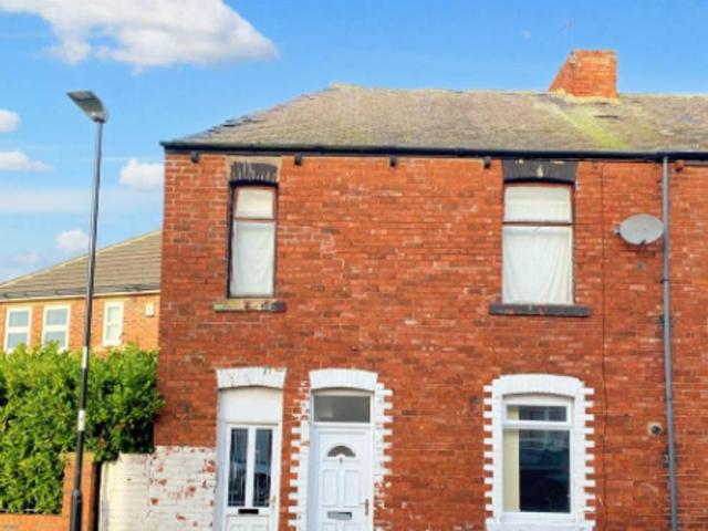 Shields Place, Houghton Le Spring, DH5 1 bed flat to rent £550 pcm £127 pw