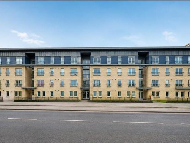 Shields Road, Glasgow, G41 2 bed flat to rent £1,250 pcm £288 pw