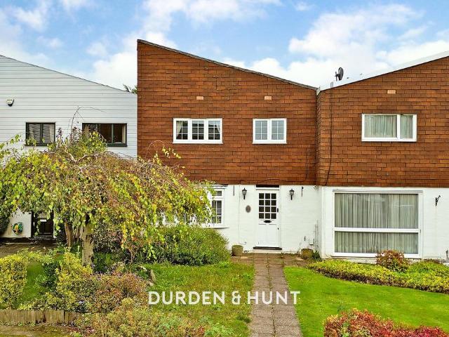 Shillibeer Walk, Chigwell Row, IG7 6JA, United Kingdom | 3 bed townhouse for rent #134709598 | Rentberry