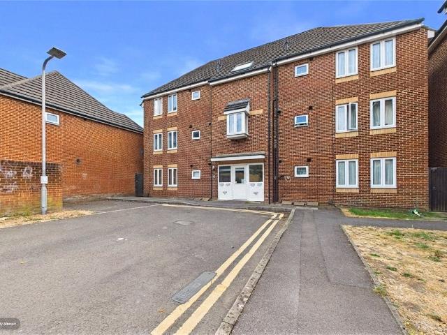 Shilling Close, Tilehurst, Reading, Berkshire RG30, 1 bed flat to rent, £1,050 pcm | PrimeLocation