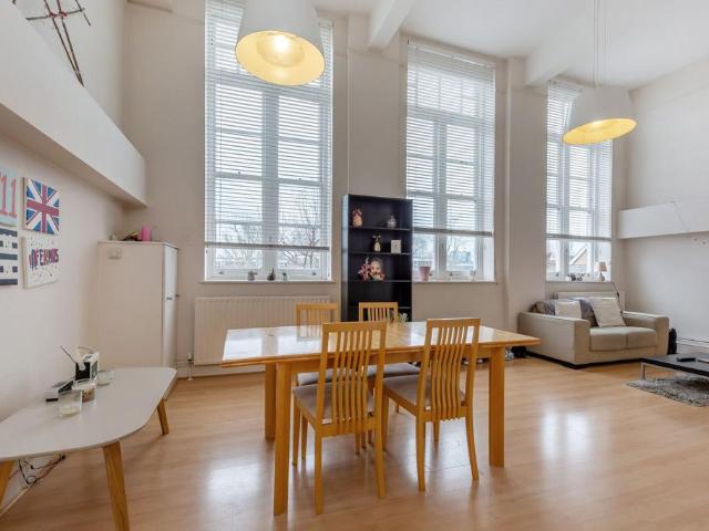 Shillington Old School, Clapham. 3 bed flat to rent £3,550 pcm £819 pw