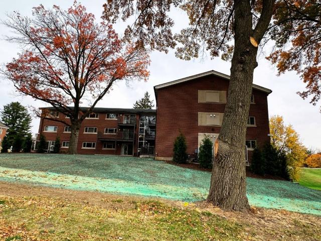 Shimer Square 3 Bed/2 Bath