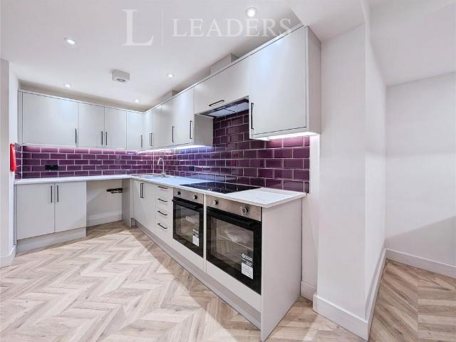 Shinwell Walk, Henderson Road. Studio to rent £850 pcm £196 pw