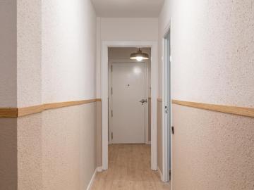 Shiny double bedroom near Park Güell