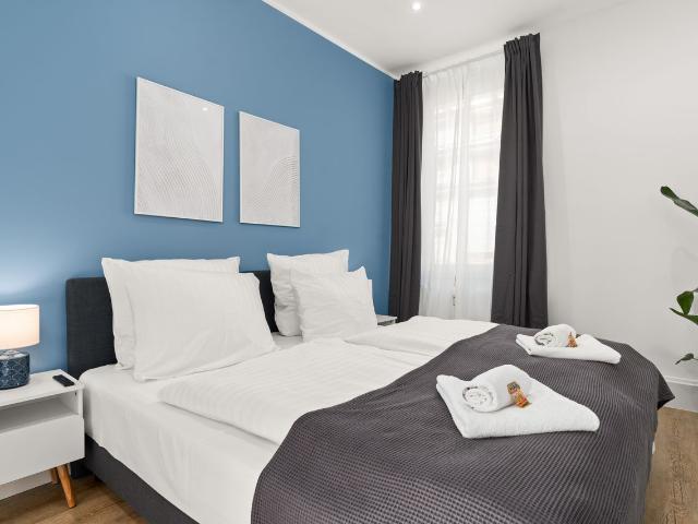 SHINY HOMES: Comfortable apartment in Bielefeld, Bielefeld Amsterdam Apartments for Rent
