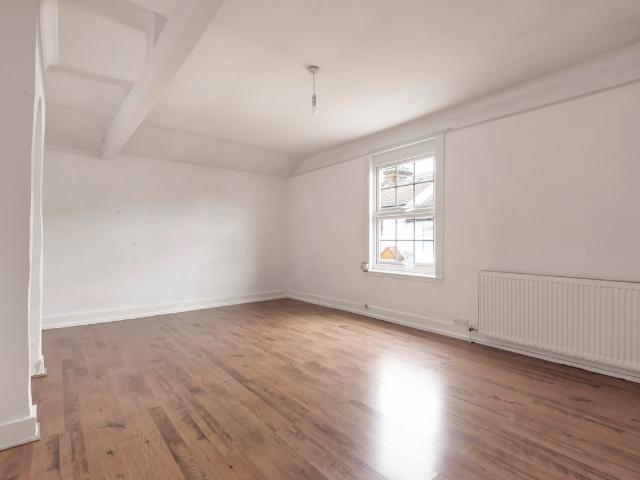 Ship Lane, Dartford DA4, 1 bed flat to rent, £950 pcm | PrimeLocation