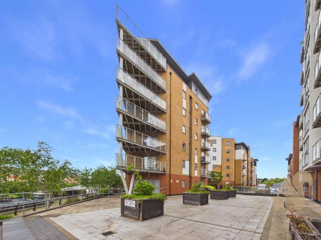 Ship Wharf, Colchester CO2, 2 bed flat to rent, £1,300 pcm | PrimeLocation