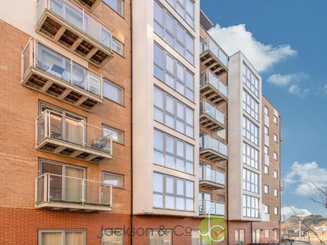 Ship Wharf, Colchester CO2, 2 bed shared accommodation to rent, £1,300 pcm | PrimeLocation
