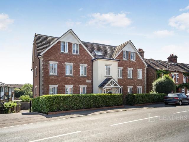 Shipbourne Road, Tonbridge, Kent, TN10 2 bed flat to rent £1,475 pcm £340 pw