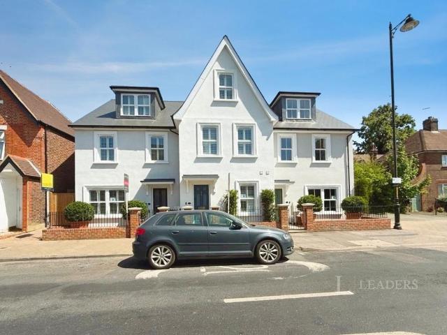 Shipbourne Road, Tonbridge, Kent, TN10 3 bed terraced house to rent £2,800 pcm £646 pw