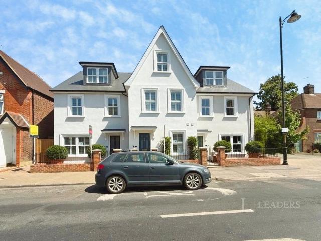 Shipbourne Road, Tonbridge, Kent, TN10 3 bed terraced house to rent £2,800 pcm £646 pw