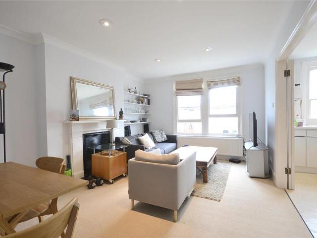 Shipka Road, London SW12 2 bed apartment to rent £2,600 pcm £600 pw
