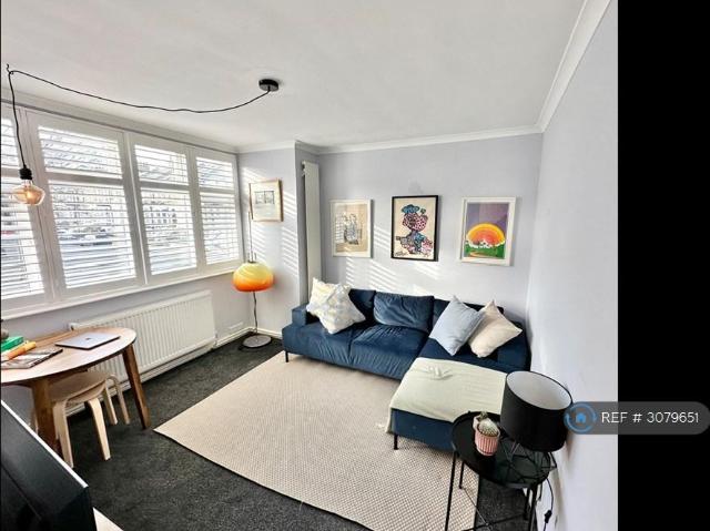 Shiplake Court, London, N5 1 bed flat to rent £2,100 pcm £485 pw