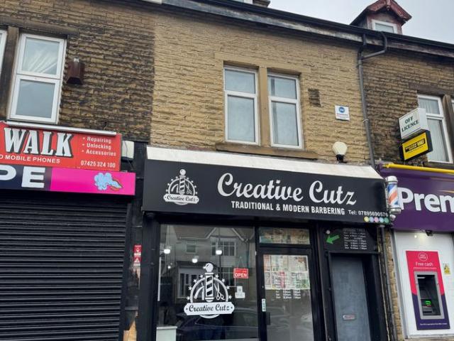 Shipley BD18, 2 bed flat to rent, £700 pcm | PrimeLocation
