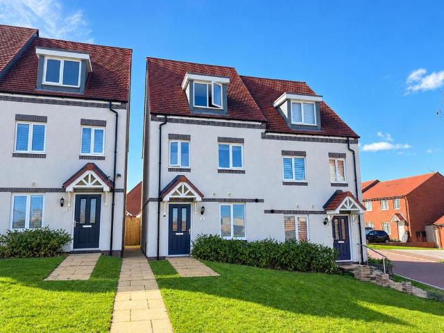Shipley Lane, Lichfield WS14 0FJ 3 bed house to rent £1,750 pcm £404 pw