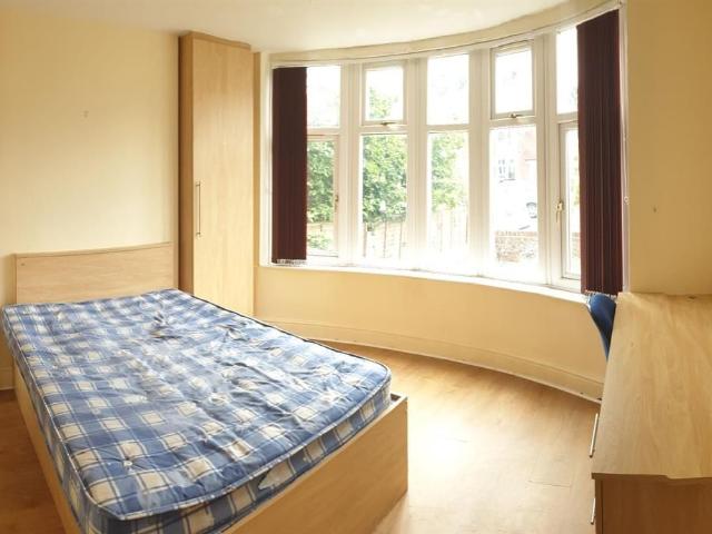 Shireoak Road, Manchester M20, 6 bed semi detached house to rent, £3,640 pcm | PrimeLocation