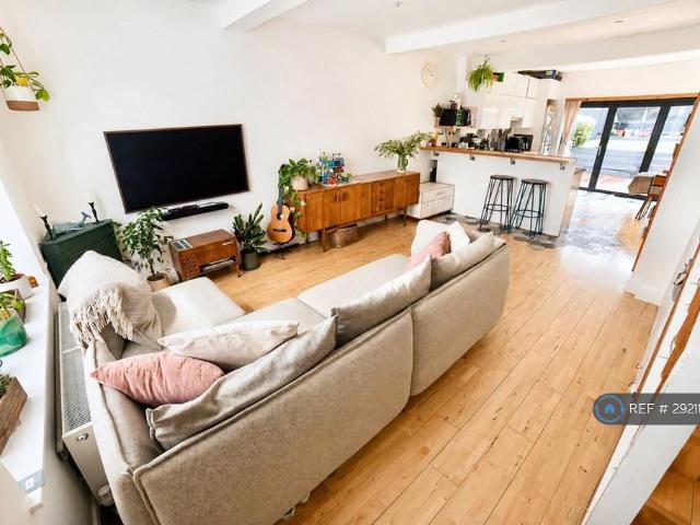 Shirebrook Road, London, SE3 3 bed end of terrace house to rent £2,750 pcm £635 pw