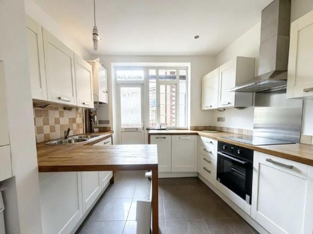 Shirehall Lane, Hendon, London NW4, 2 bed flat to rent, £1,850 pcm | PrimeLocation