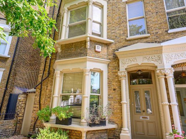 Shirlock Road, Hampstead, London, NW3 5 bed house to rent £11,496 pcm £2,653 pw