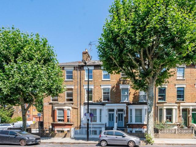 Shirland Road, Maida Vale, London, W9 2 bed flat to rent £2,400 pcm £554 pw