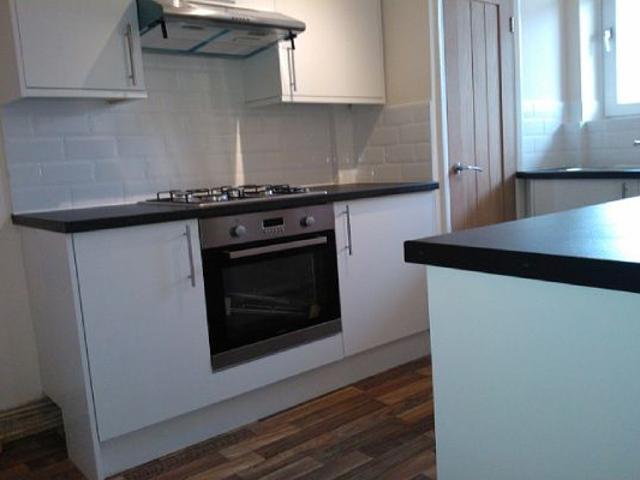 Shirley House Drive, Charlton SE7, 3 bed flat to rent, £2,200 pcm | PrimeLocation