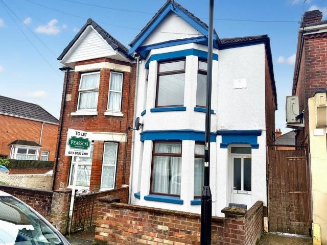 SHIRLEY, SO15 3 bed semi detached house to rent £1,395 pcm £322 pw