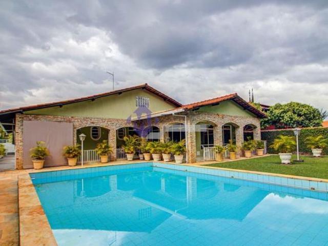 SHIS QI 16 Conjunto 4 OPORTUNIDADE QI 16 CASA TÉRREA EXCELENTE PARA REFORMA NA PARTE MAIS PROCURAD
