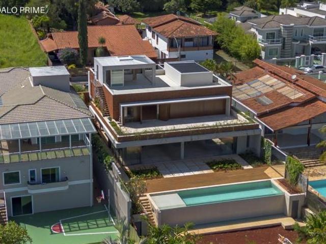 SHIS QI 25 Casa com vista permanente para o Lago Paranoá e Ponte JK