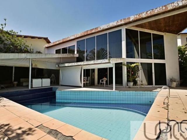 SHIS QL 24 CASA COM 4 QUARTOS