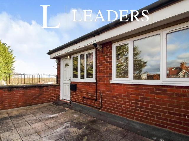 Shrubbery Road, Drakes Broughton. 2 bed flat to rent £850 pcm £196 pw
