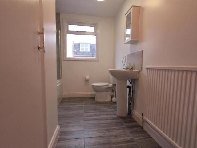 Shrubbery Road, Edmonton N9, 2 bed flat to rent, £1,800 pcm | PrimeLocation