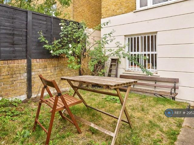 Shrubland Road, London, E8 1 bed flat to rent £2,250 pcm £519 pw