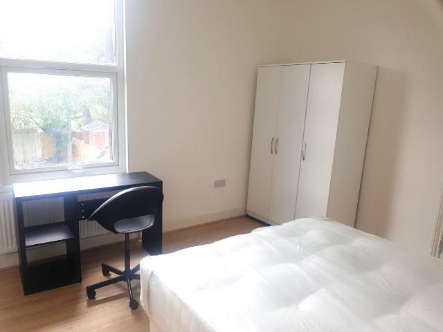 Shrewsbury Road, Bounds Green N11, 5 bed shared accommodation to rent, £925 pcm | PrimeLocation