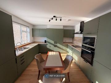 Swindon, Wiltshire county, Southdowns