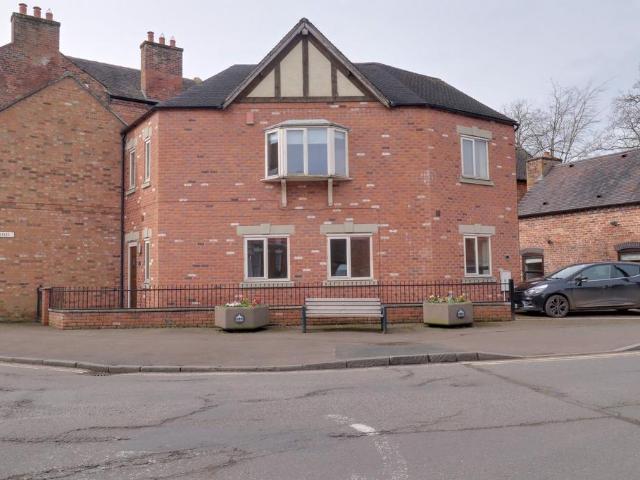 Shropshire Street, Market Drayton TF9 4 bed semi detached house to rent £900 pcm £208 pw