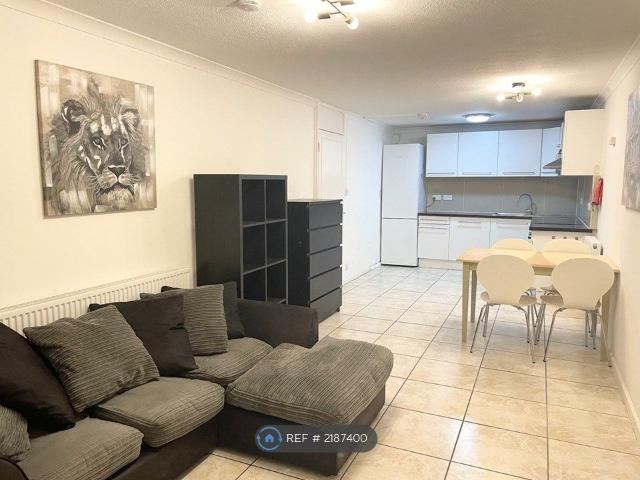 Shuters Square, London W14, 3 bed flat to rent, £4,250 pcm | PrimeLocation