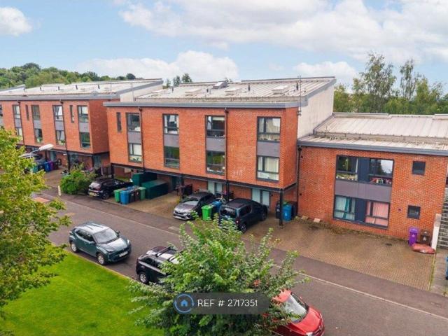 Shuna Crescent, Glasgow G20, 3 bed terraced house to rent, £1,750 pcm | PrimeLocation