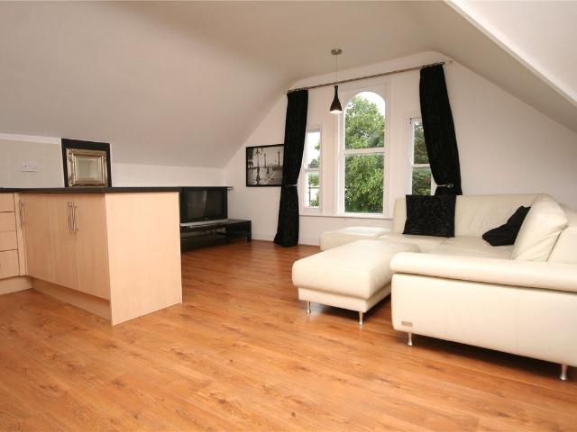 Shurdington Road, Cheltenham, Gloucestershire GL53, 1 bed flat to rent, £950 pcm | PrimeLocation