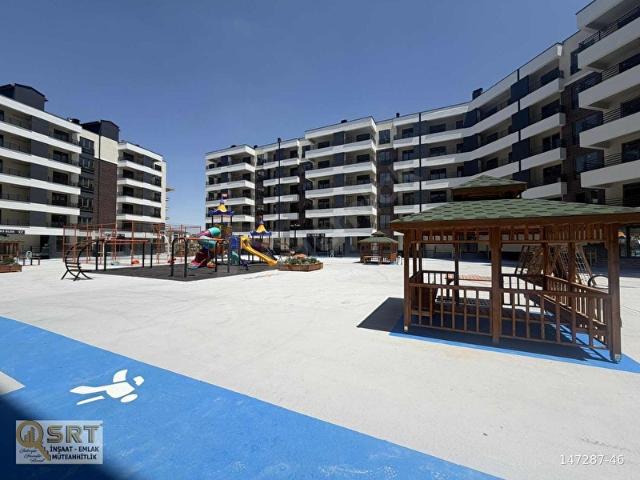 SİTE İÇERİSİNDE ARA KAT OTURUMA HAZIR LÜKS DAİRE