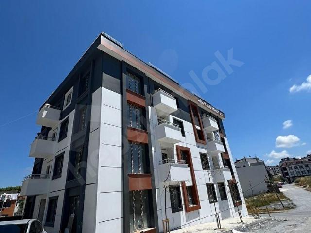 SİTE İÇERİSİNDE KAPALI OTOPARKLI 1+1 GİRİŞ