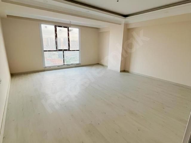 SİTE İÇERİSİNDE SATILIK 4+1 GENİŞ VE FERAH DAİRE