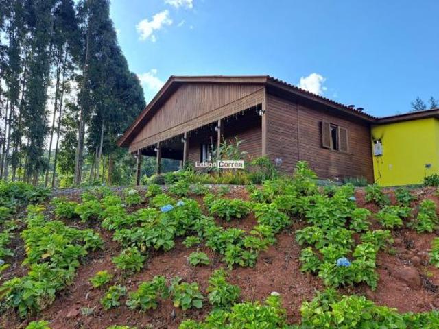 SÍTIO EM GRAMADO PRÓXIMO DO CENTRO COM LINDO RIACHO