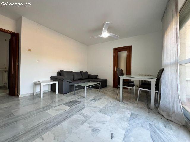 ¡Si buscas un piso con piscina y todas las comodidades en Granada! ?✨ este es el tuyo.