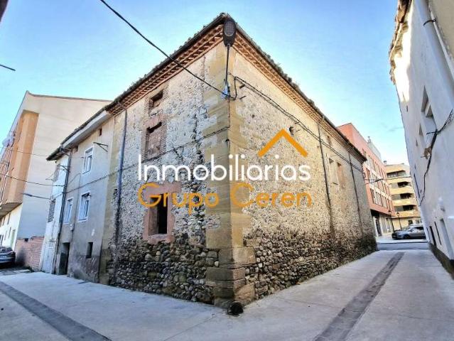 Si estás buscando tu propio rinconcito en pleno corazón de Santo Domingo de la Calzada, ¡esta casa de pueblo es una maravilla!