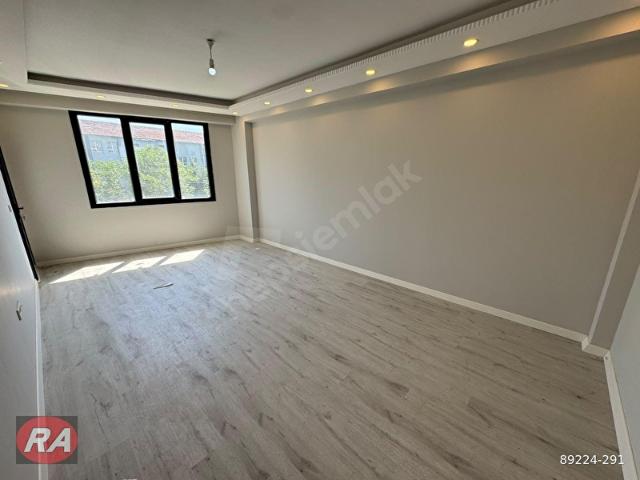 SİLİVRİ ALİBEY MAH. MERKEZDE SIFIR 3+1 ARA KAT GÜNEY CEPHE