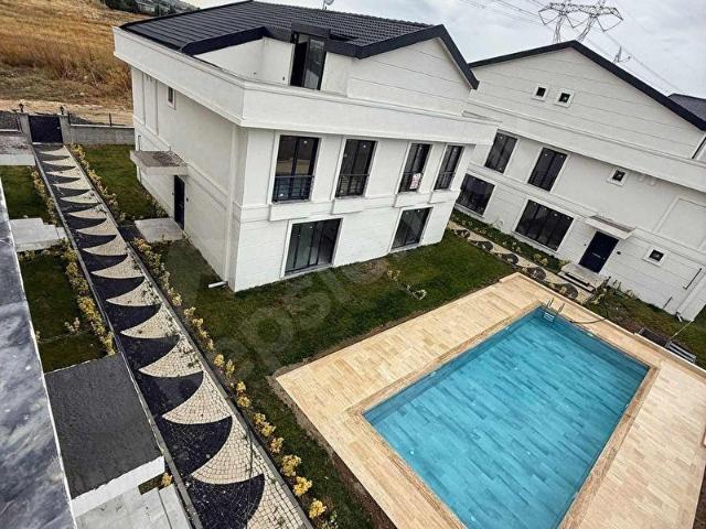 SİLİVRİ BALABAN MAH KİRALIK LUX 4+1 VİLLA