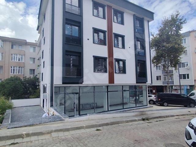 SİLİVRİ MERKEZDE 3 KATLI MÜSTAKİL BİNADA SATILIK SIFIR 3+1DAİRE