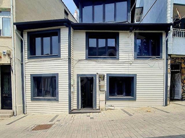 SİLİVRİ MERKEZ'DE SATILIK MÜSTAKİL EV, 6+1, 6.300.000 TL