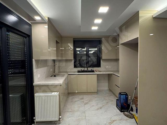 Silivri Selimpaşa Merkez'de Deniz Manzarali Tripleks Villa! 7+2, 350 M
