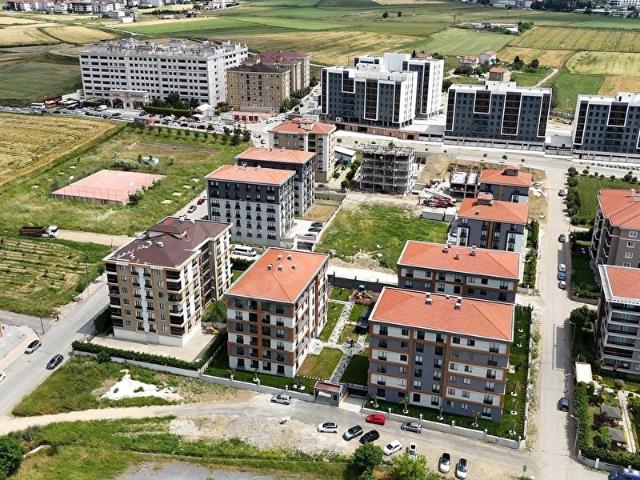 SİLİVRİ YENİ MAH. MERKEZİ KONUMDA SİTE İÇİ SIFIR FERAH 2+1